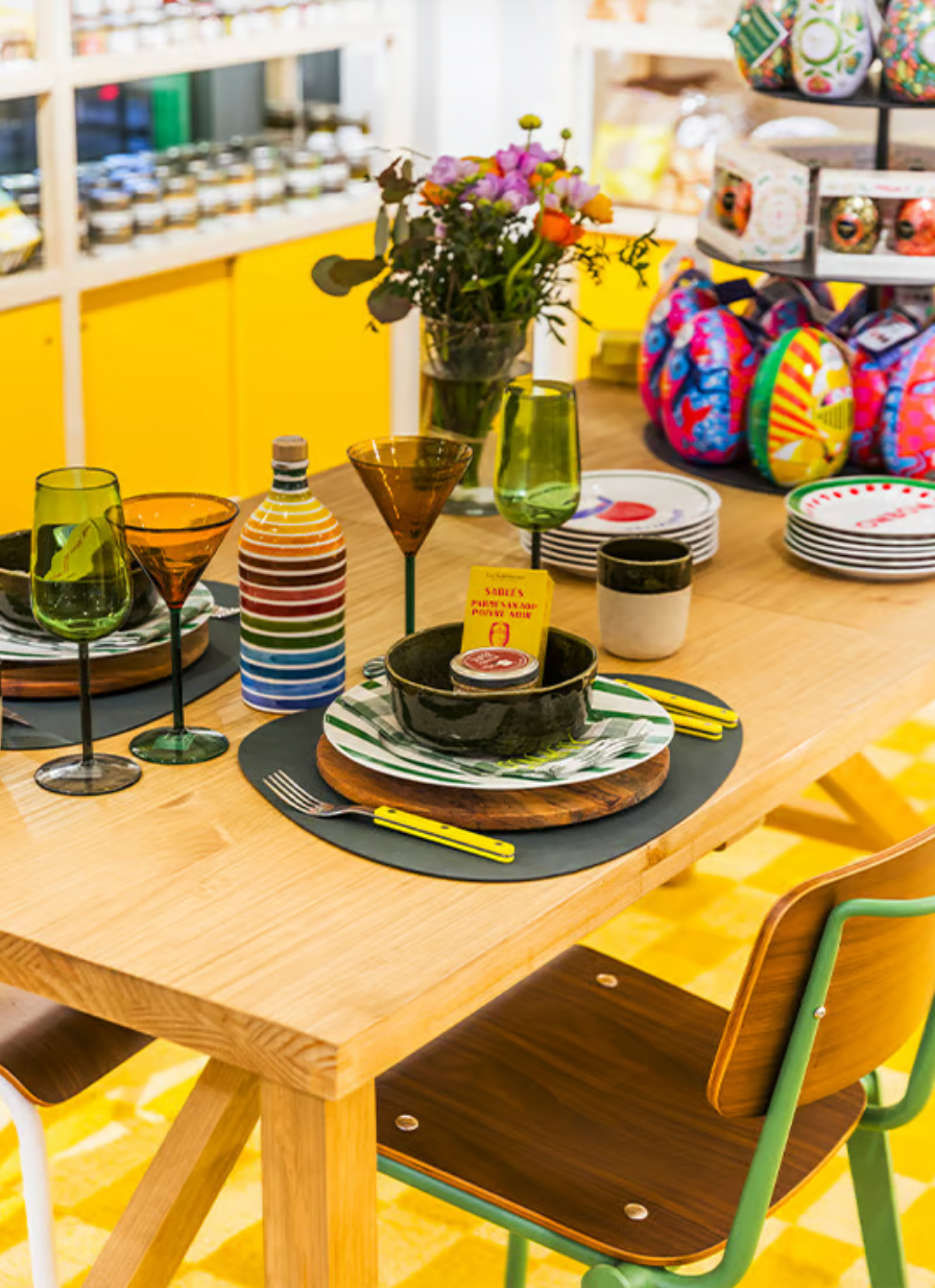 Atelier de peinture sur un mug exclusif au Printemps Haussmann 🌞🎨