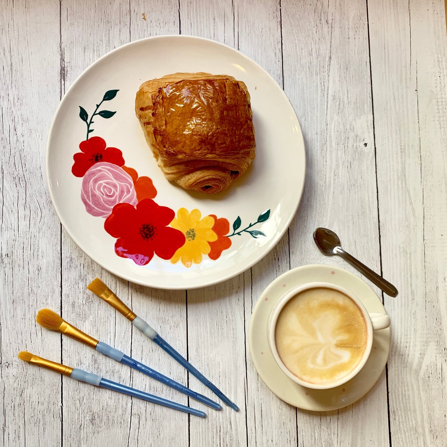 Friday Ceramic Morning : petit-déjeuner & peinture sur céramique jusqu'à taille M - Paris 17e