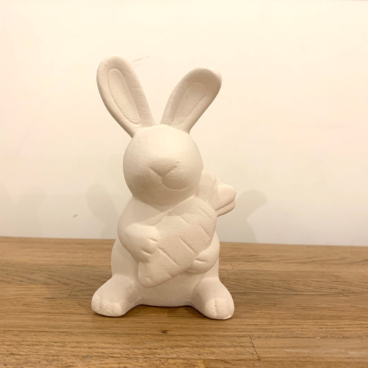 Ceramic to decorate - Rabbit figurine with its carrot